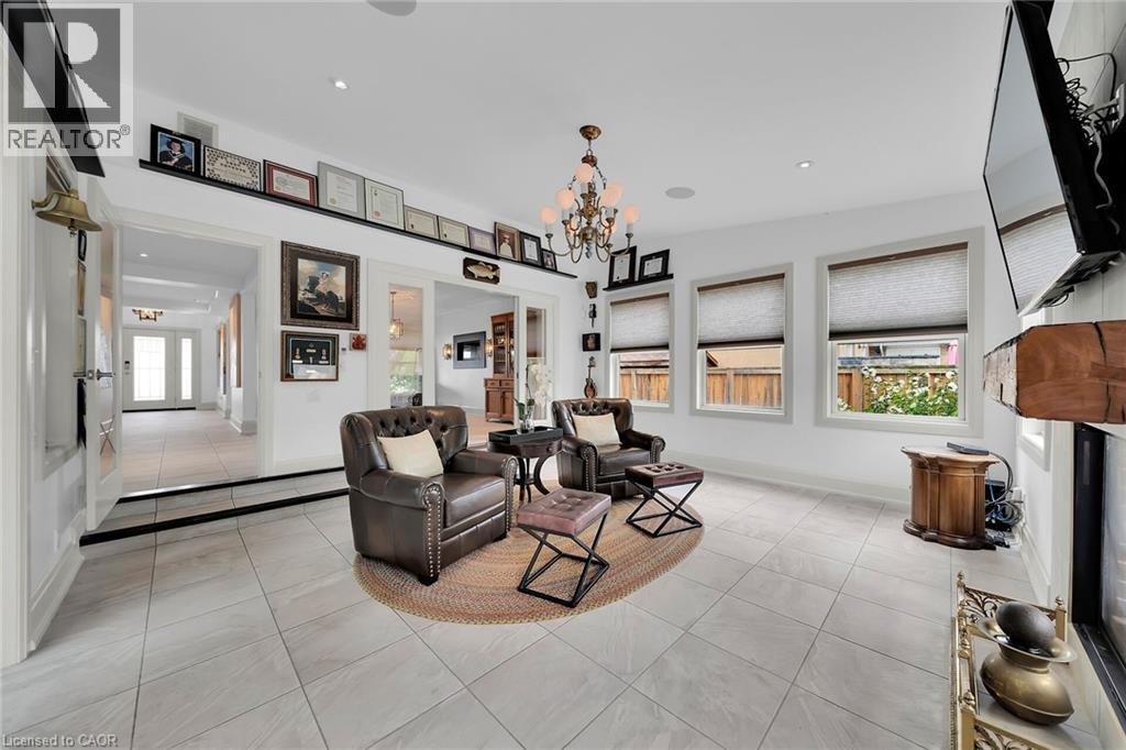 Photo 18 of 404 E Mountain Brow Boulevard E, Hamilton ON