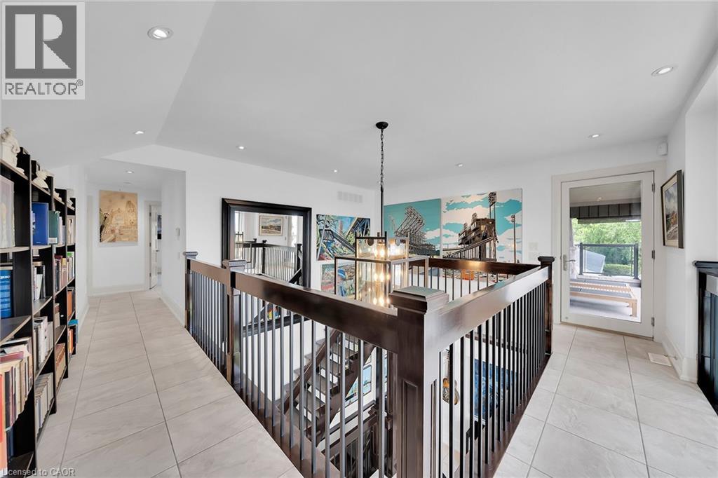 Photo 24 of 404 E Mountain Brow Boulevard E, Hamilton ON