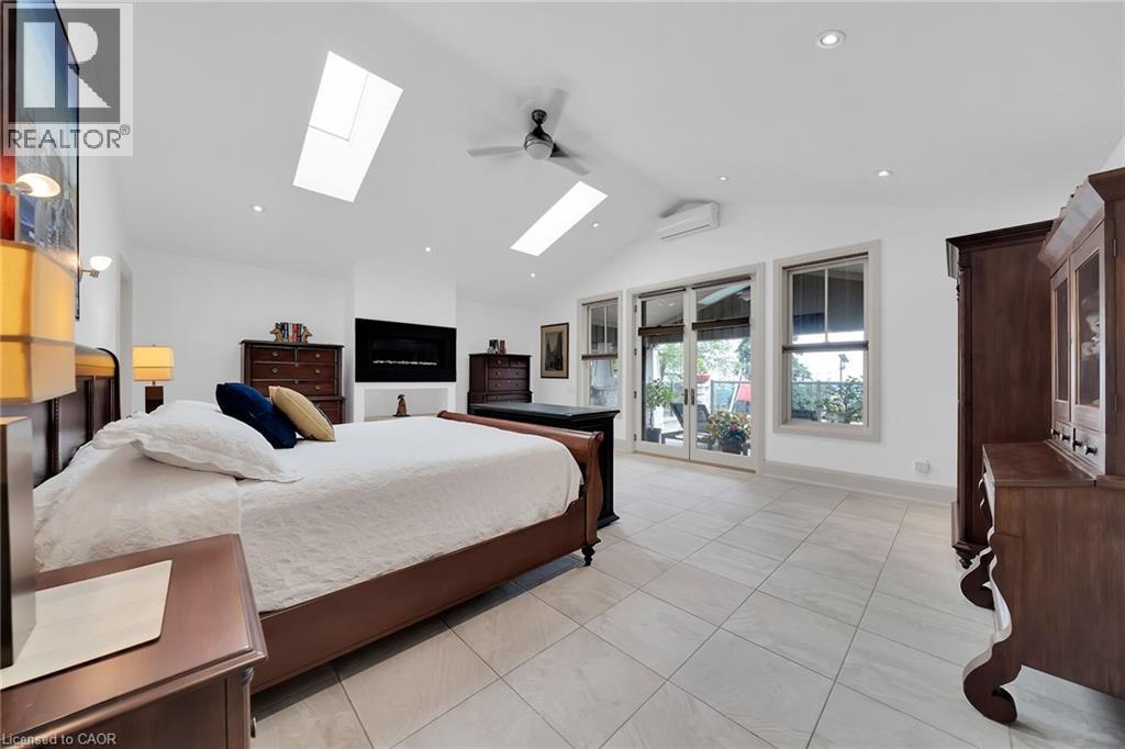 Photo 26 of 404 E Mountain Brow Boulevard E, Hamilton ON