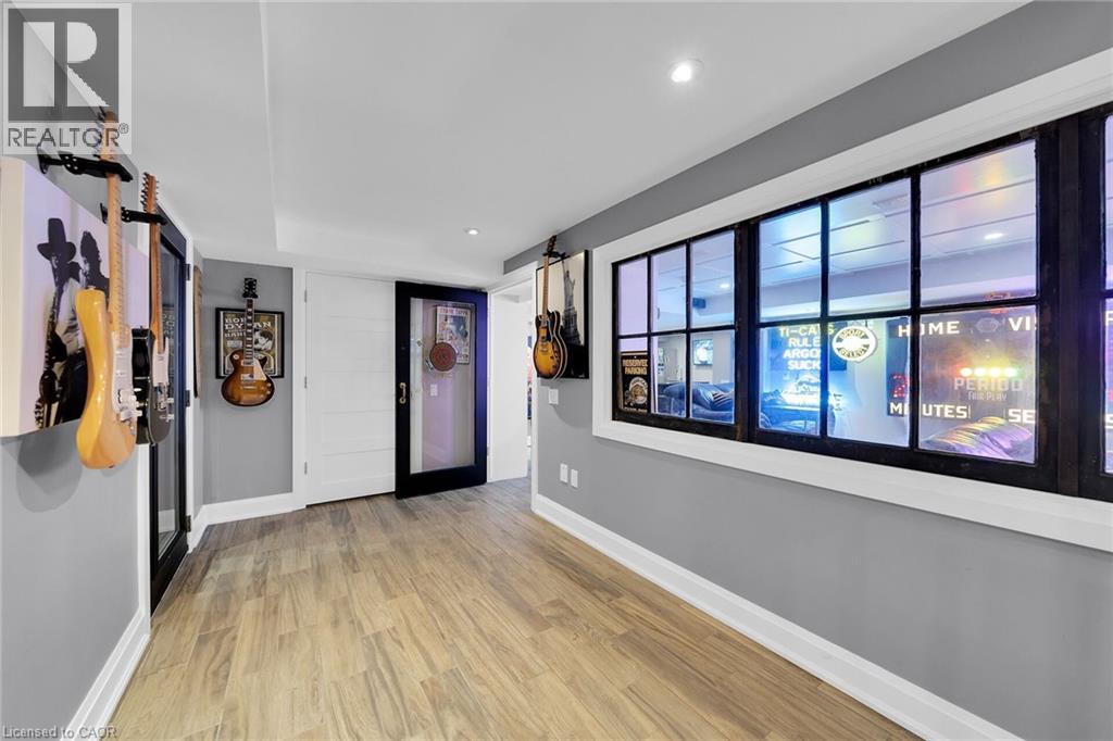 Photo 12 of 404 E Mountain Brow Boulevard E, Hamilton ON