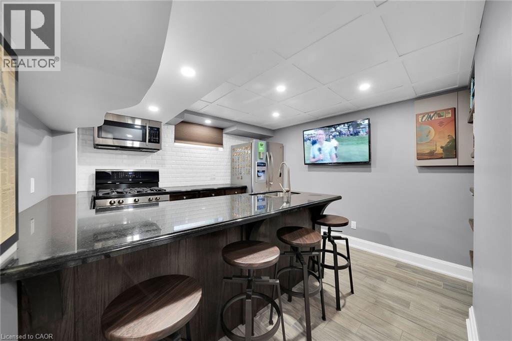 Photo 14 of 404 E Mountain Brow Boulevard E, Hamilton ON