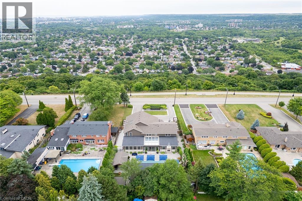 Photo 45 of 404 E Mountain Brow Boulevard E, Hamilton ON