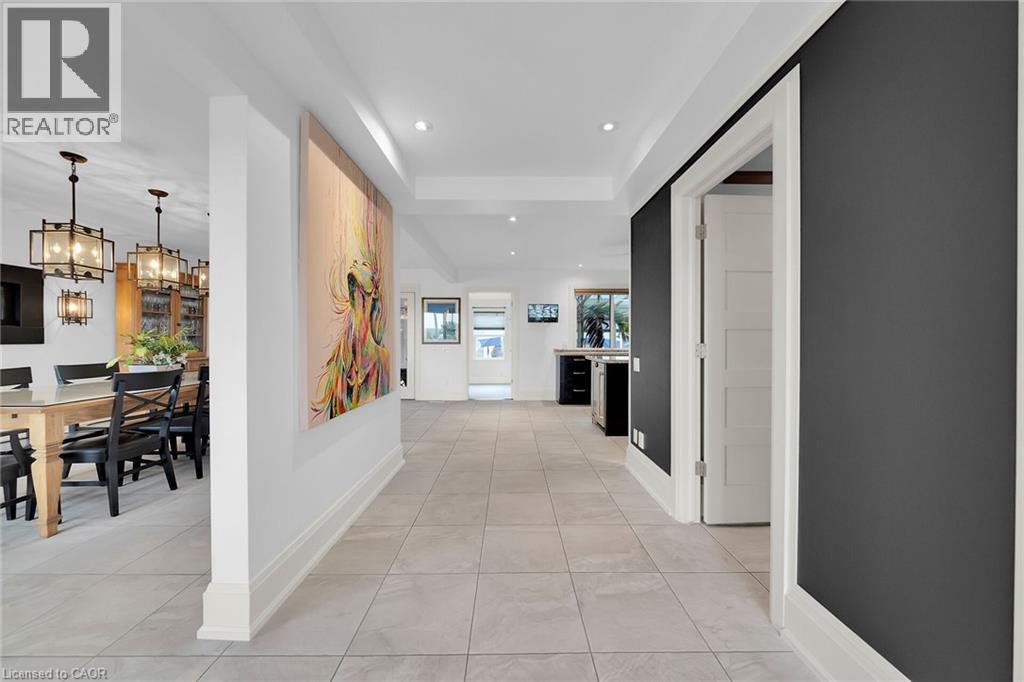 Photo 9 of 404 E Mountain Brow Boulevard E, Hamilton ON