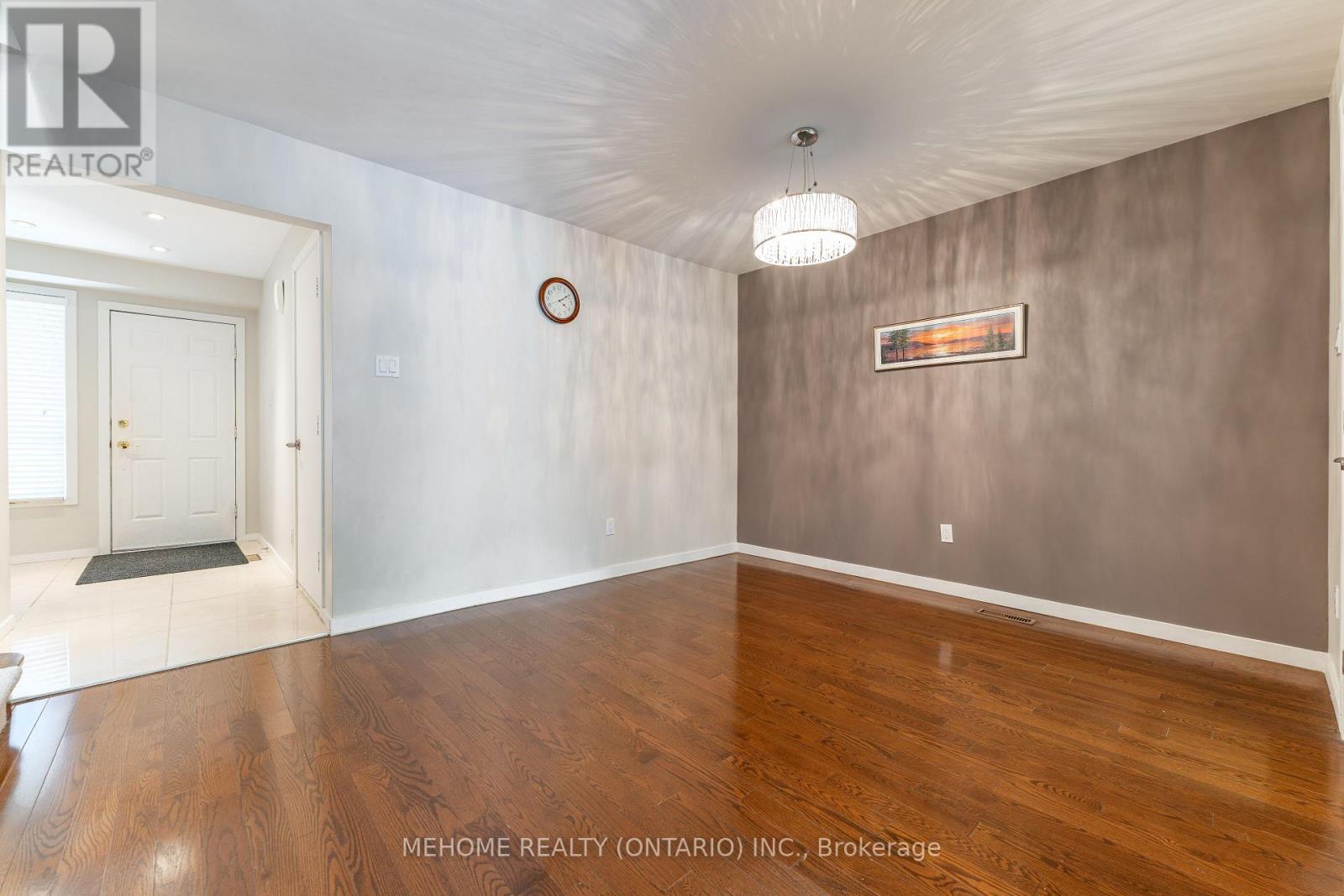 Photo 6 of 6 Thames Court, Richmond Hill ON