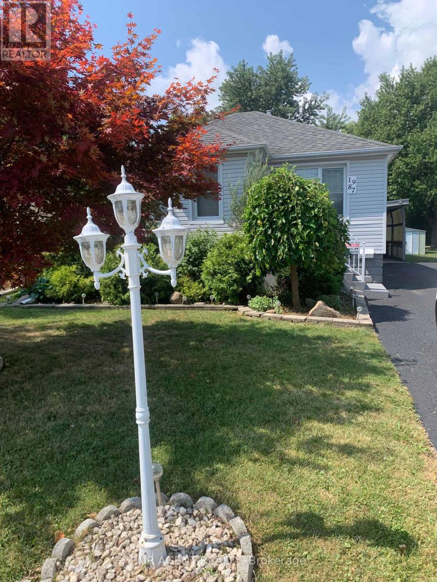 Photo 1 of 1987 Balfour Boulevard, Windsor ON