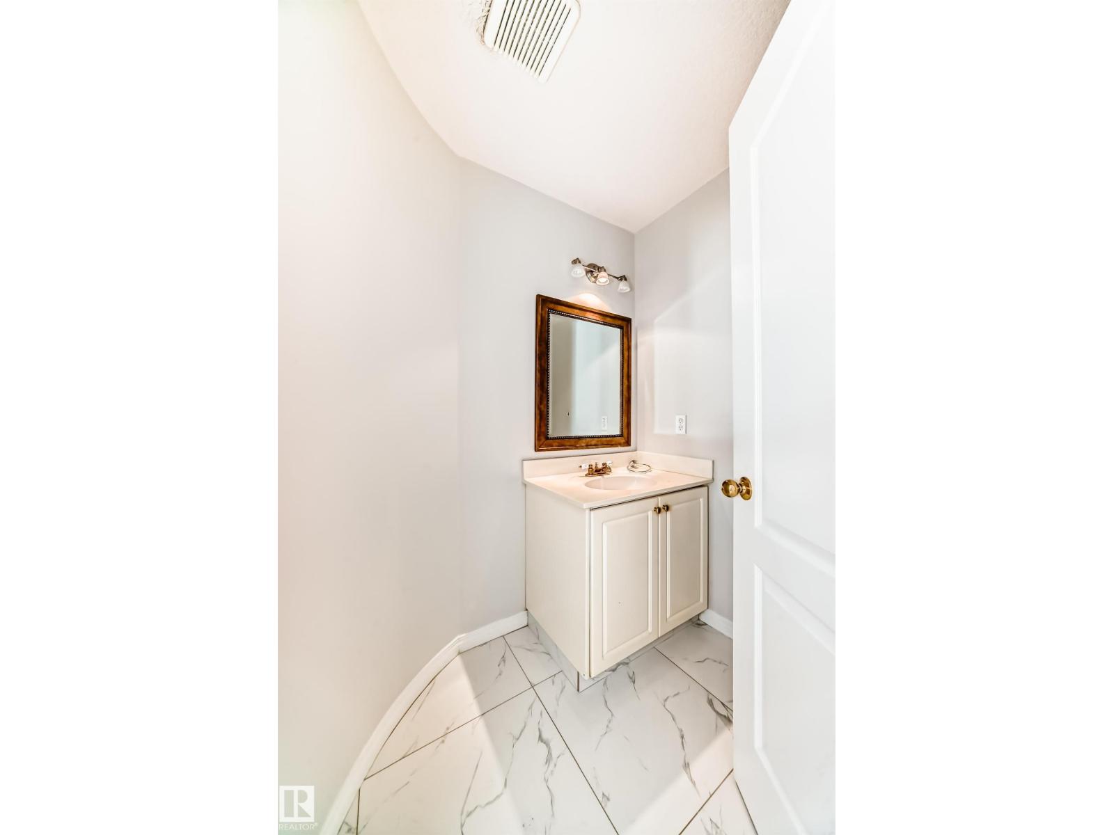 Single Family House for Sale in   ST NW Edmonton 