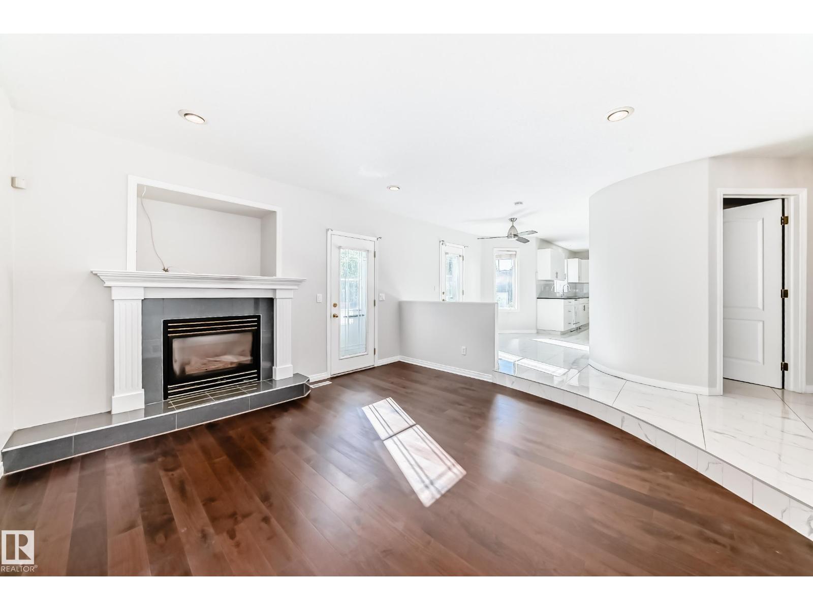Single Family House for Sale in   ST NW Edmonton 