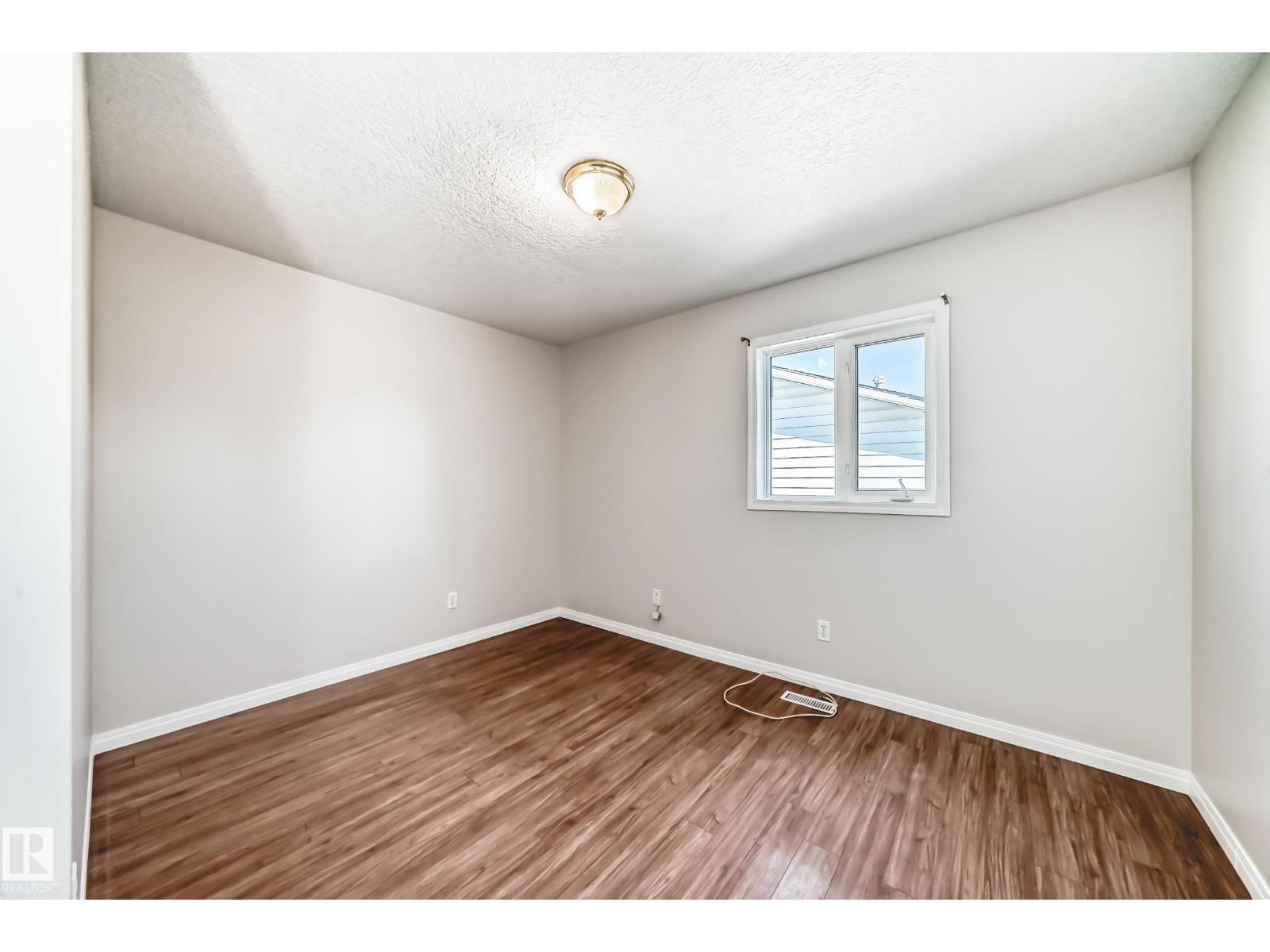 Single Family House for Sale in   ST NW Edmonton 