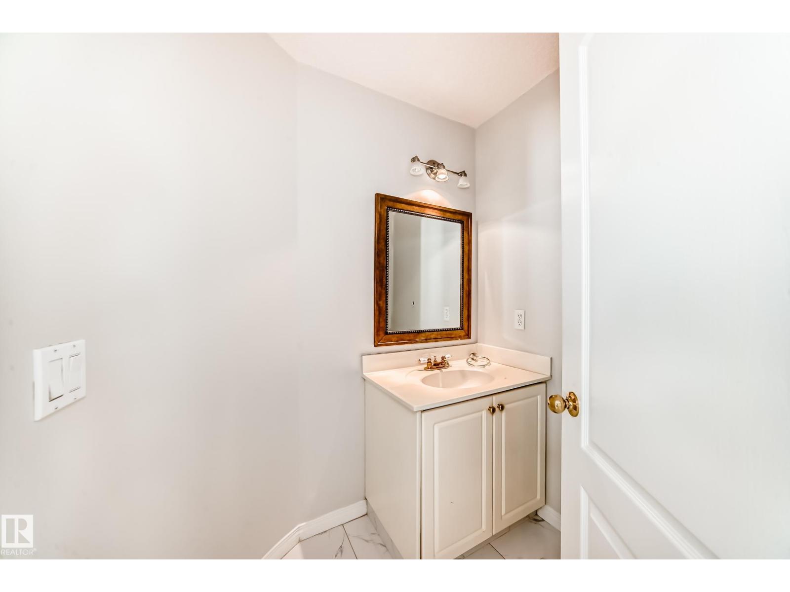 Single Family House for Sale in   ST NW Edmonton 