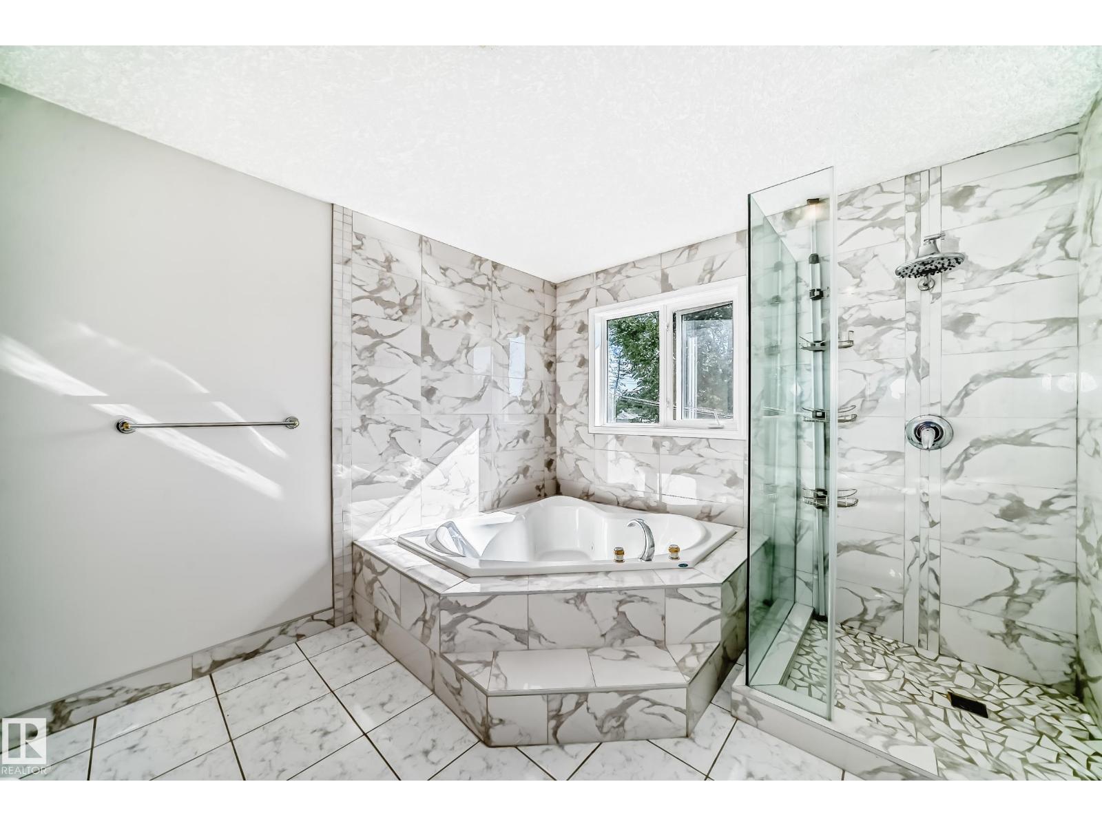 Single Family House for Sale in   ST NW Edmonton 