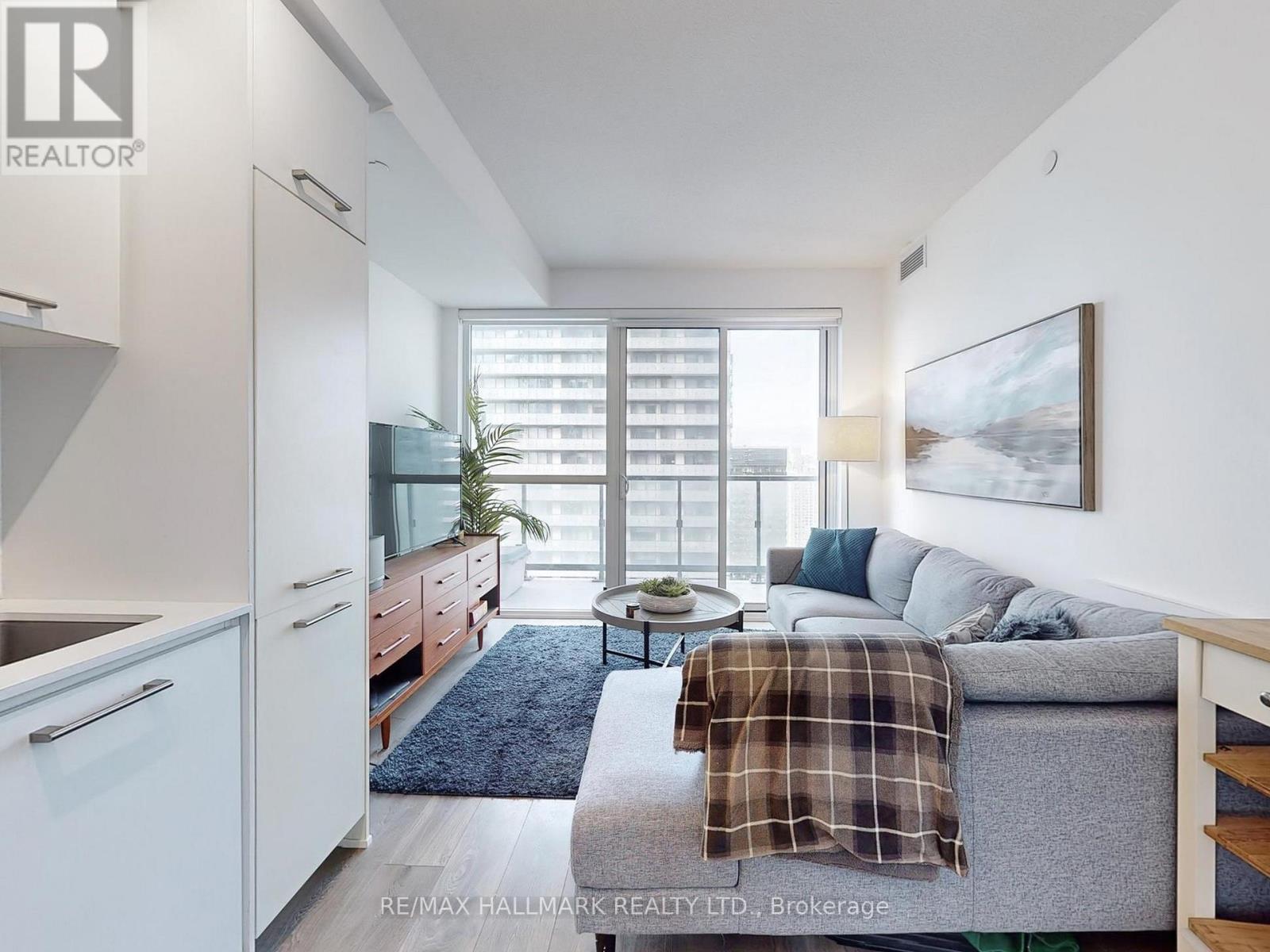 Photo 5 of 3010 87 Peter Street, Toronto ON