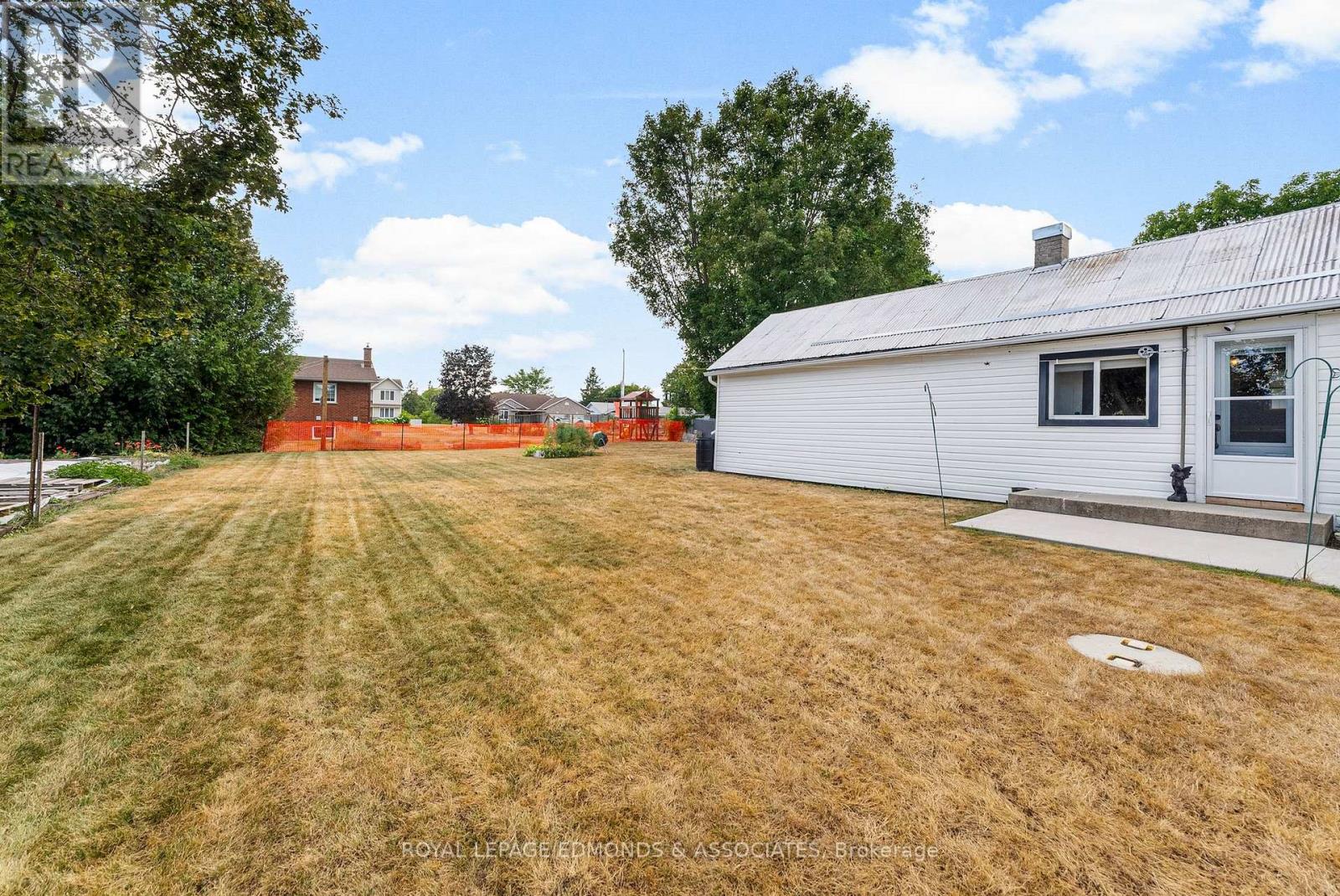 Photo 24 of 17 Elliott Street, Whitewater Region ON