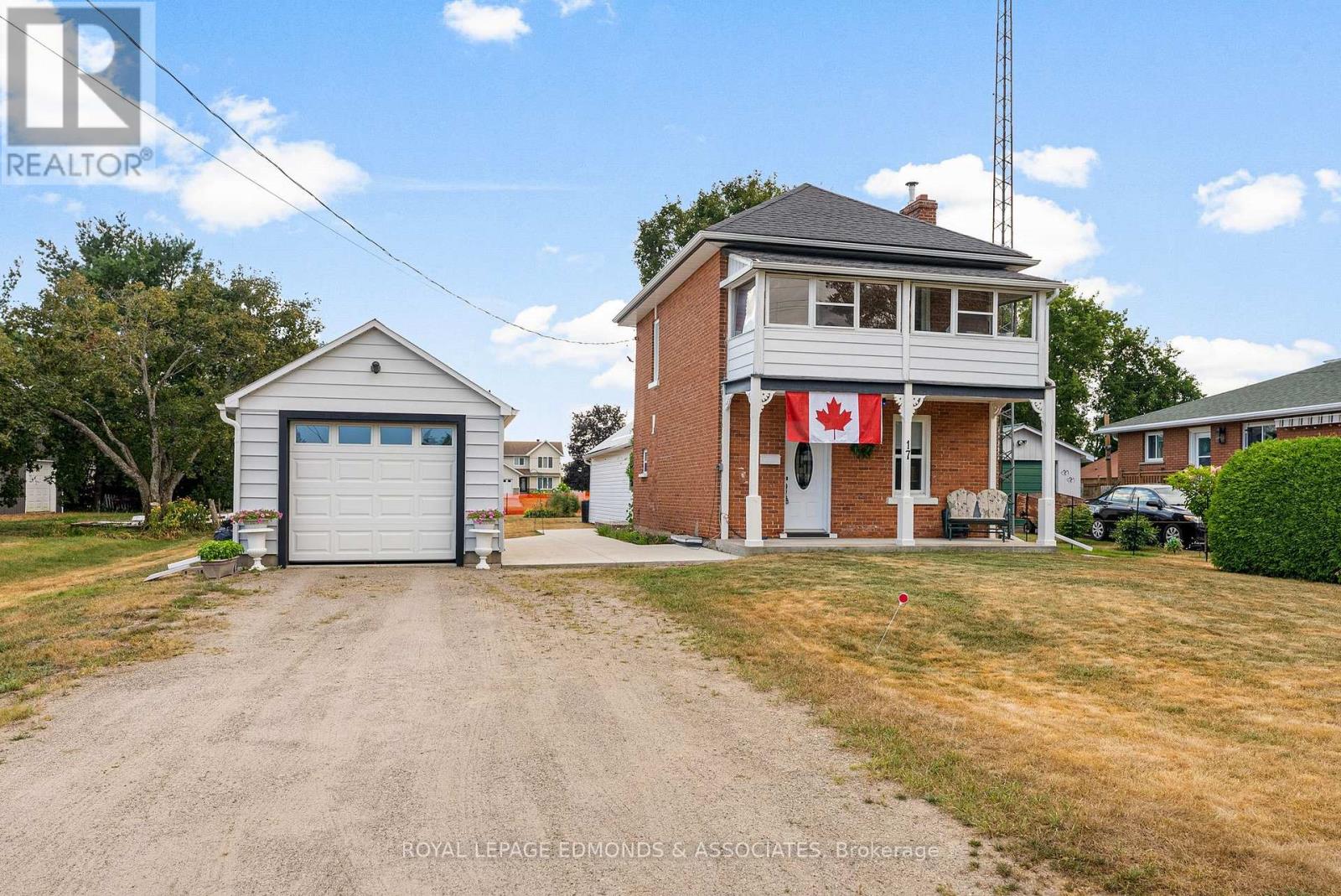 Photo 3 of 17 Elliott Street, Whitewater Region ON