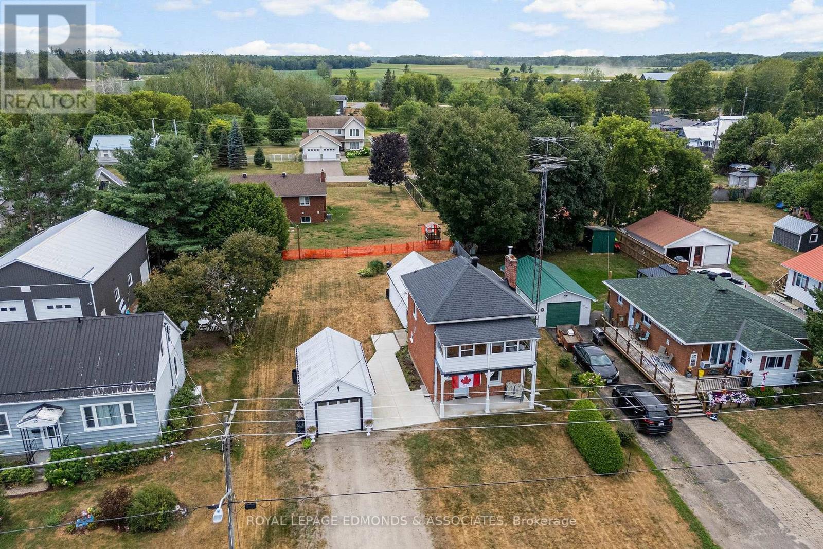Photo 5 of 17 Elliott Street, Whitewater Region ON