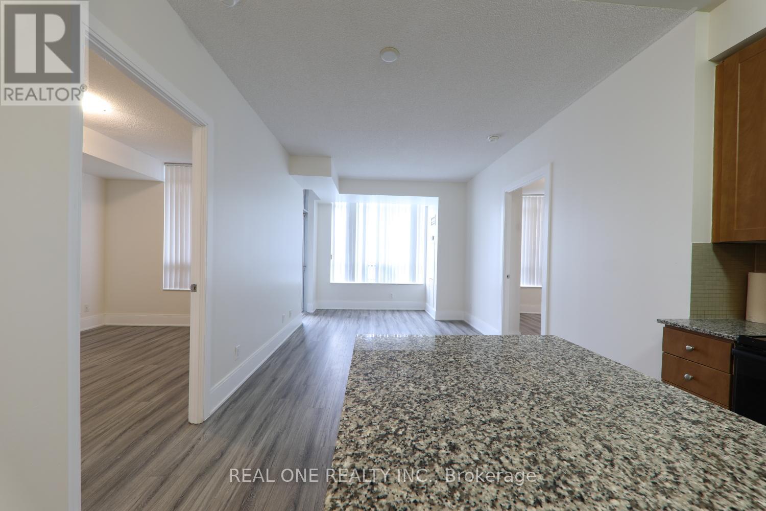 Photo 37 of 2708 330 Burnhamthorpe Road W, Mississauga ON