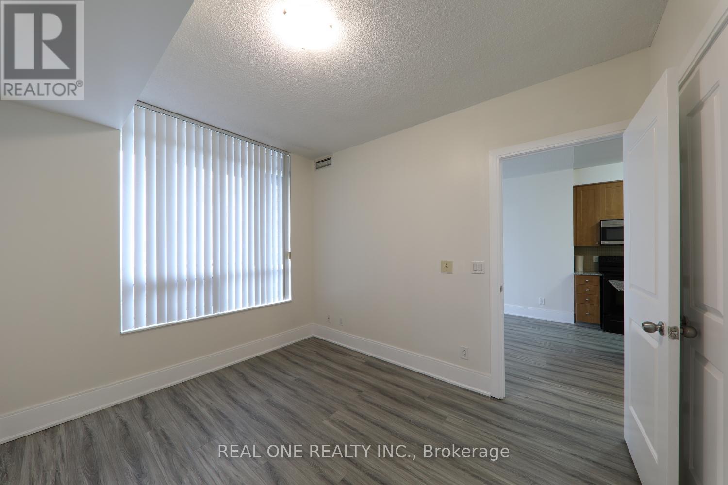 Photo 30 of 2708 330 Burnhamthorpe Road W, Mississauga ON