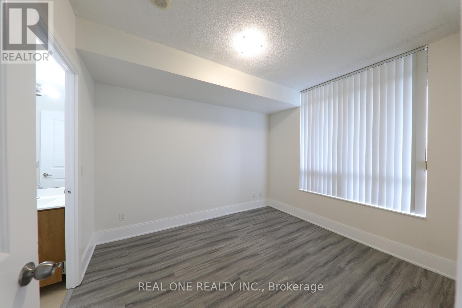 Photo 36 of 2708 330 Burnhamthorpe Road W, Mississauga ON
