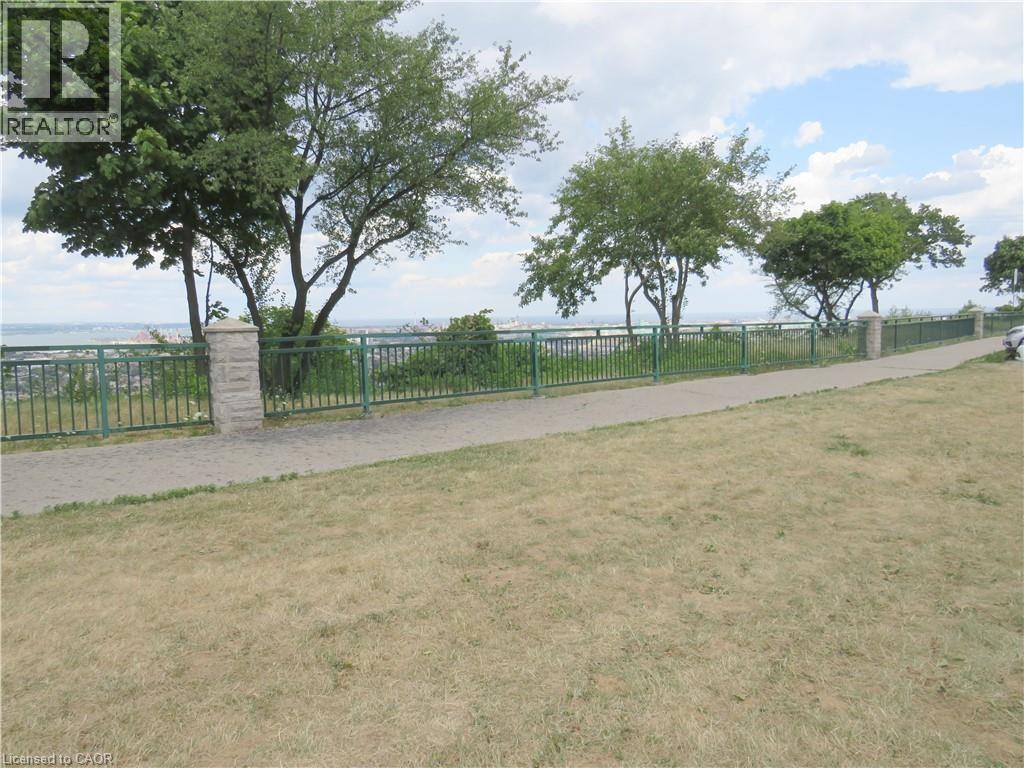 Photo 24 of 30 Summit Avenue Unit 307, Hamilton ON