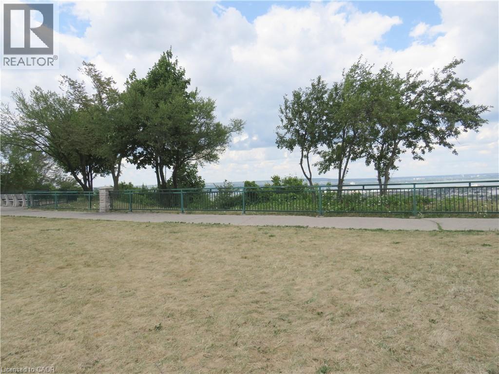 Photo 26 of 30 Summit Avenue Unit 307, Hamilton ON
