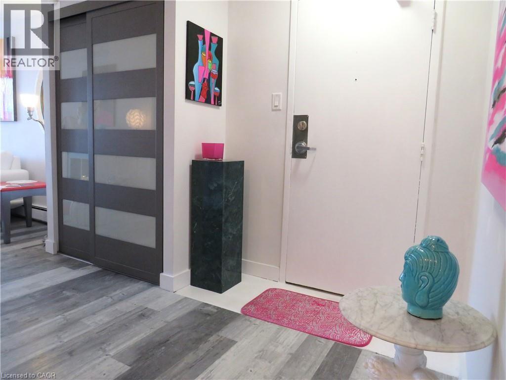 Photo 3 of 30 Summit Avenue Unit 307, Hamilton ON