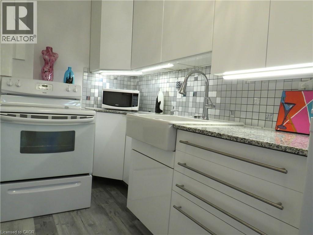 Photo 4 of 30 Summit Avenue Unit 307, Hamilton ON