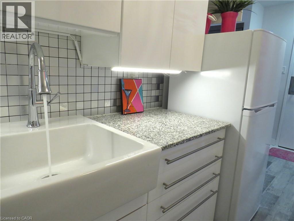 Photo 5 of 30 Summit Avenue Unit 307, Hamilton ON