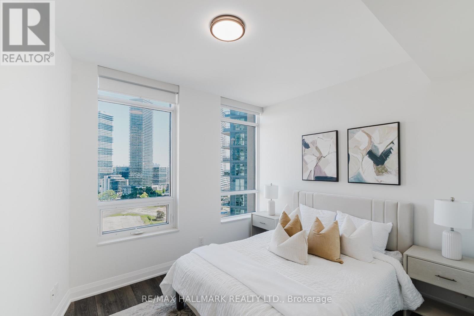 Photo 12 of 1609 36 Park Lawn Road, Toronto ON