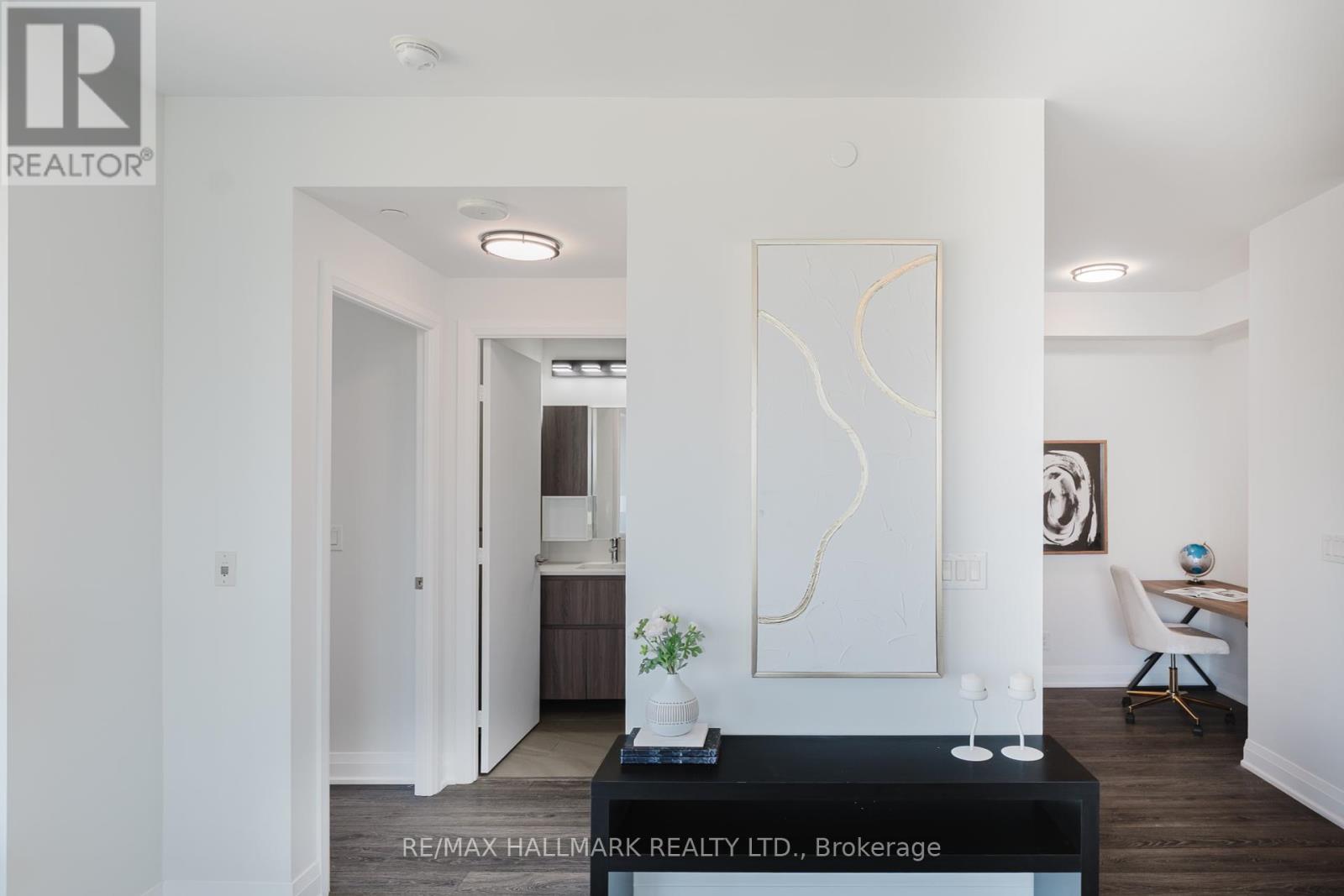 Photo 11 of 1609 36 Park Lawn Road, Toronto ON
