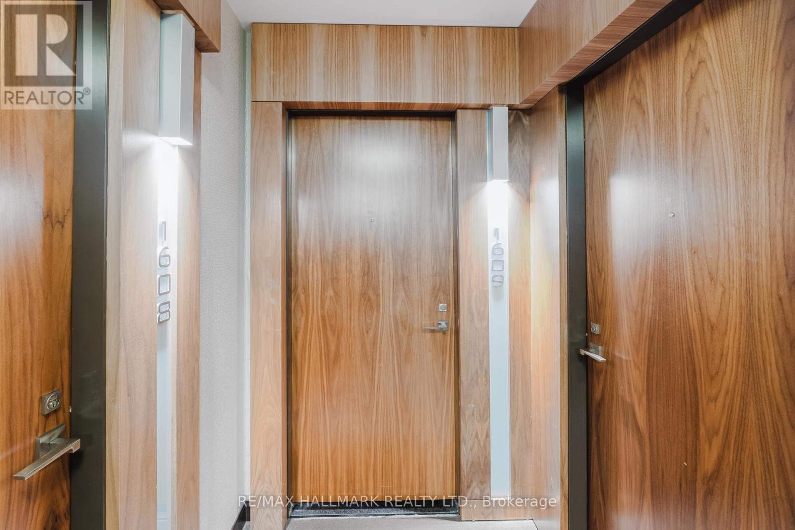 Photo 17 of 1609 36 Park Lawn Road, Toronto ON