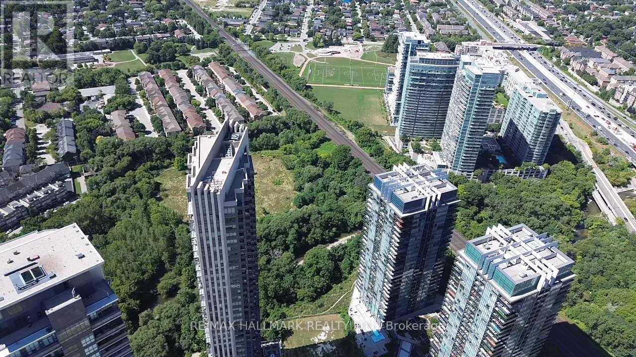 Photo 33 of 1609 36 Park Lawn Road, Toronto ON