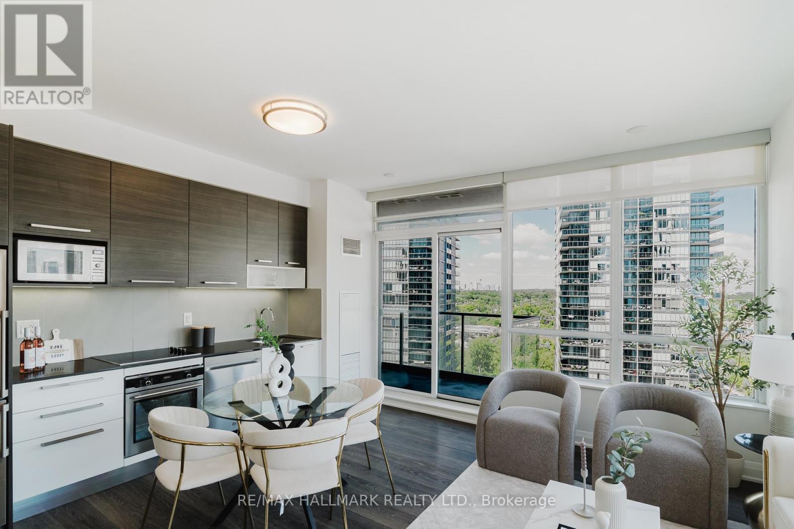 Photo 6 of 1609 36 Park Lawn Road, Toronto ON