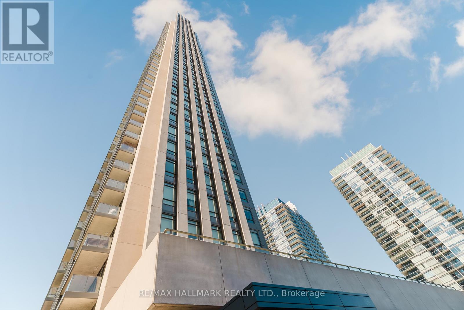 Photo 4 of 1609 36 Park Lawn Road, Toronto ON