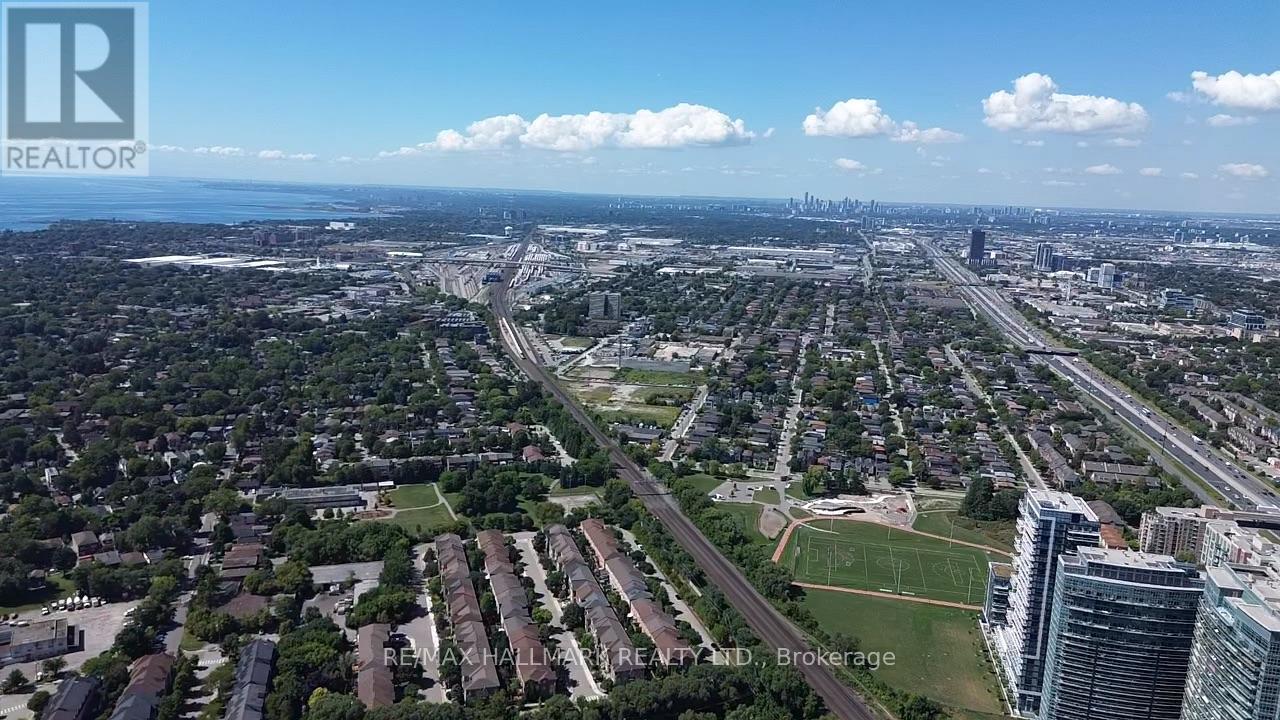 Photo 37 of 1609 36 Park Lawn Road, Toronto ON