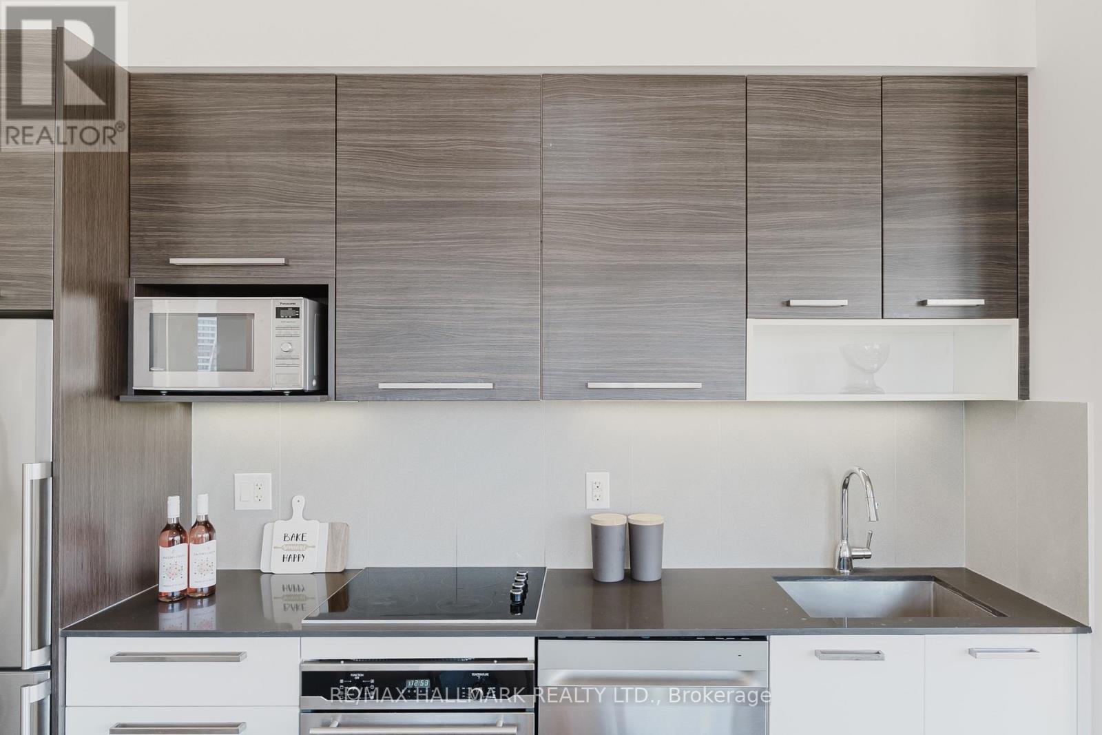 Photo 9 of 1609 36 Park Lawn Road, Toronto ON