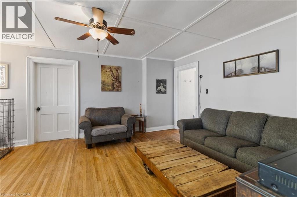 Photo 4 of 92 Francis Street, Cambridge ON