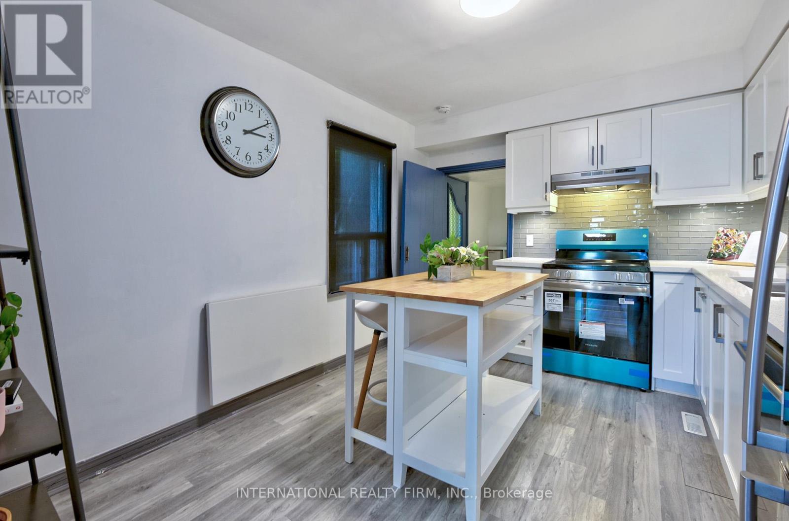Photo 11 of 108 Shaw Street, Toronto ON