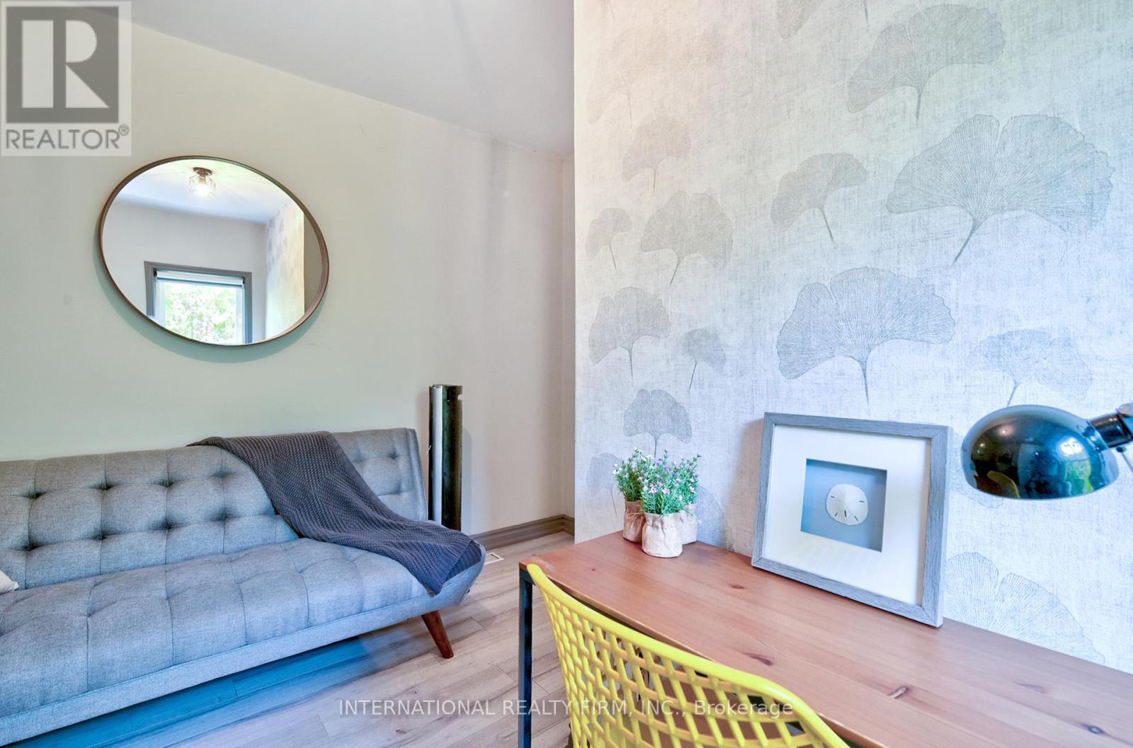Photo 18 of 108 Shaw Street, Toronto ON