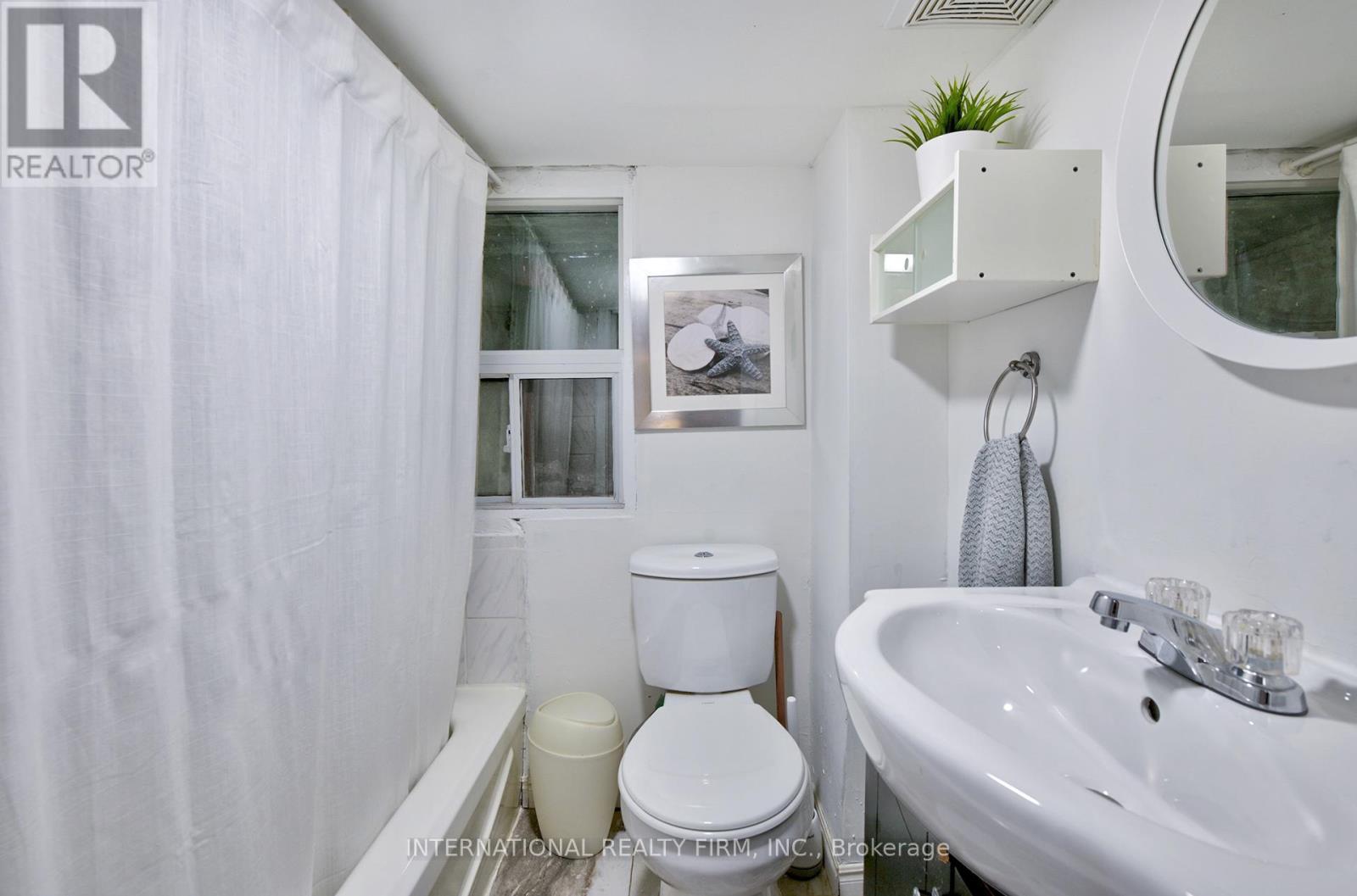 Photo 26 of 108 Shaw Street, Toronto ON