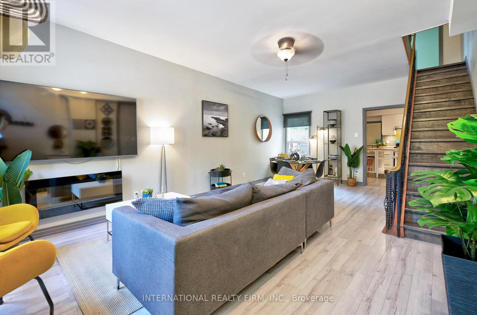 Photo 4 of 108 Shaw Street, Toronto ON