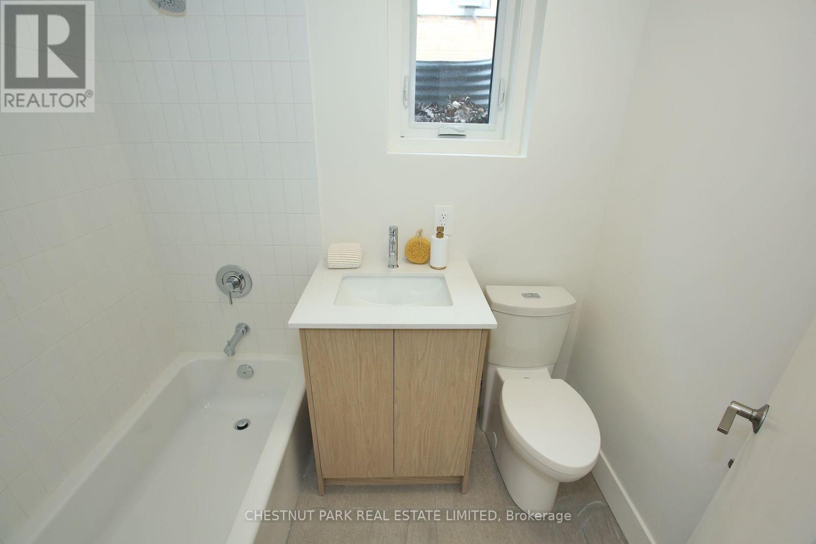 Photo 15 of 1 1492 Avenue Road, Toronto ON