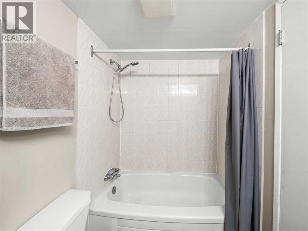 Single Family House for Sale in    Avenue SW Sunalta Calgary 
