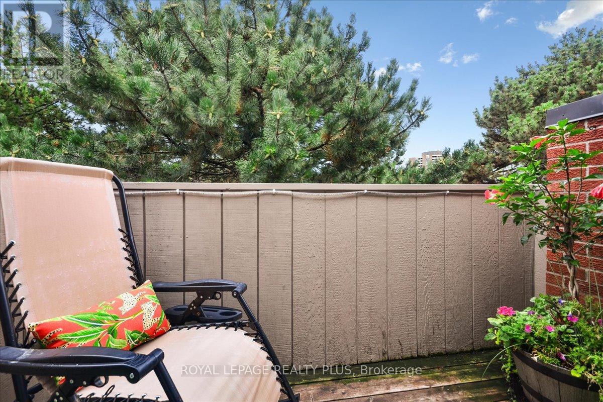 Photo 19 of 103 1951 Rathburn Road E, Mississauga ON