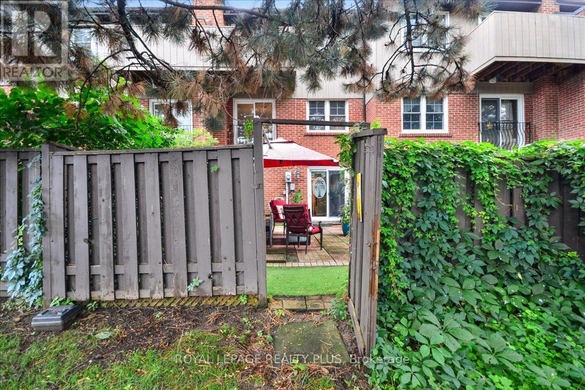 Photo 31 of 103 1951 Rathburn Road E, Mississauga ON