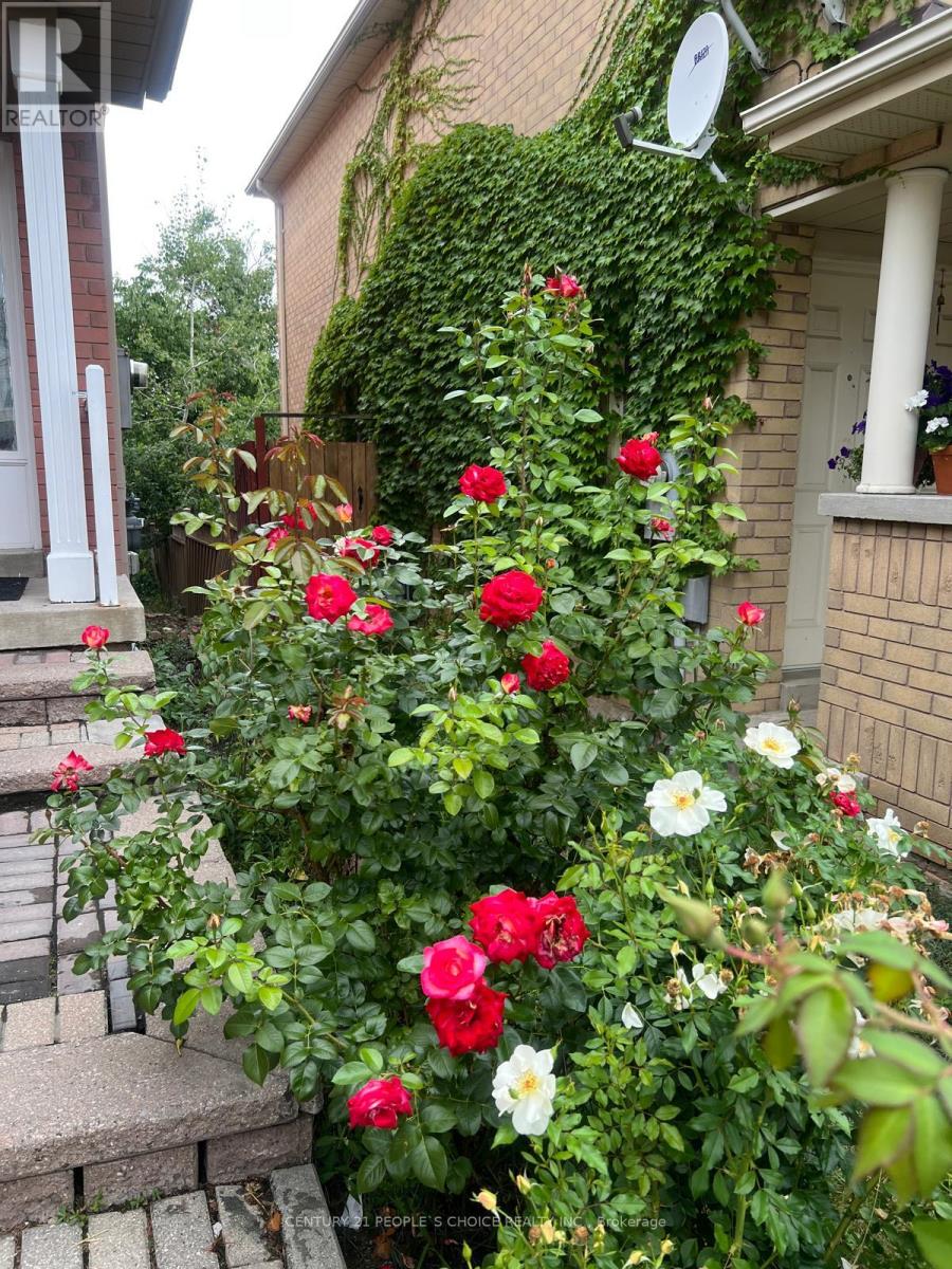 Photo 3 of 3043 Pendleton Road, Mississauga ON