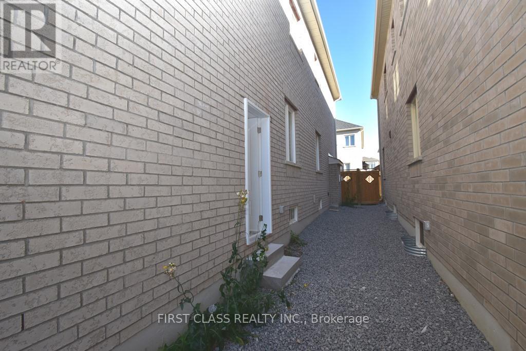 Photo 2 of Bsmt 206 Fallharvest Way, Whitchurchstouffville ON