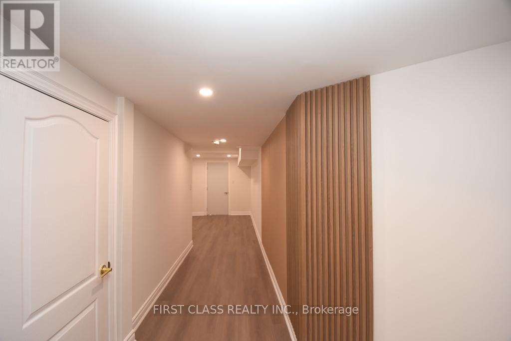 Photo 6 of Bsmt 206 Fallharvest Way, Whitchurchstouffville ON