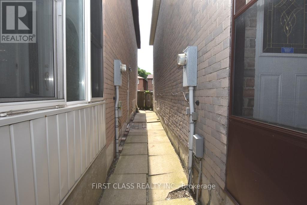 Photo 2 of Bsmt 3 Halder Crescent, Markham ON