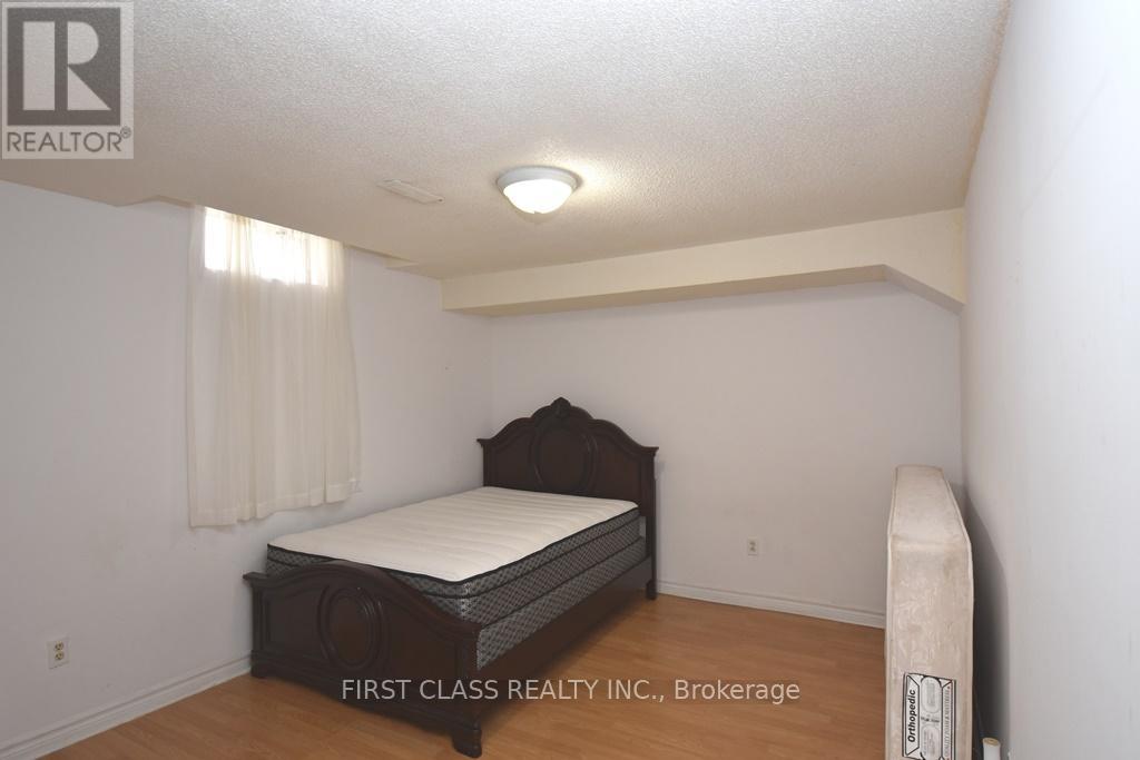 Photo 7 of Bsmt 3 Halder Crescent, Markham ON
