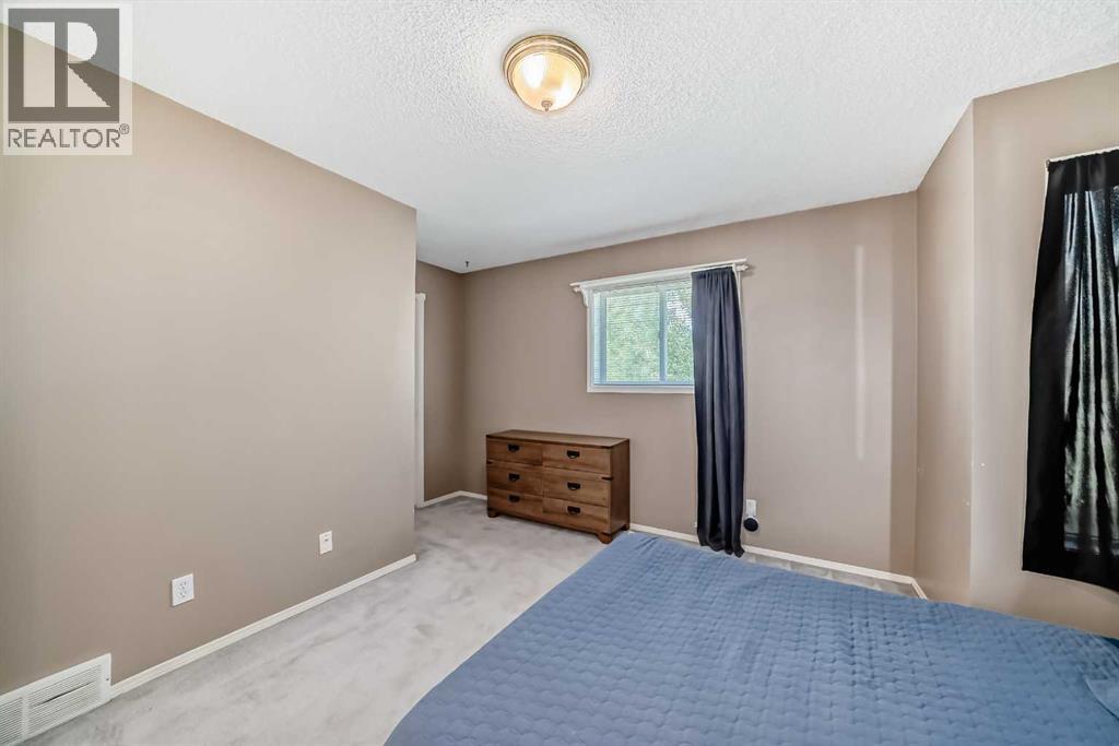 Single Family House 4 Level for Sale in  Harvest Rose Place NE Harvest Hills Calgary 