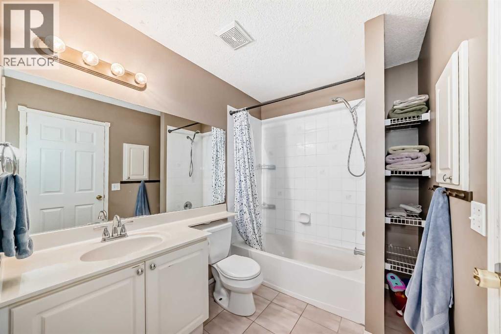 Single Family House 4 Level for Sale in  Harvest Rose Place NE Harvest Hills Calgary 